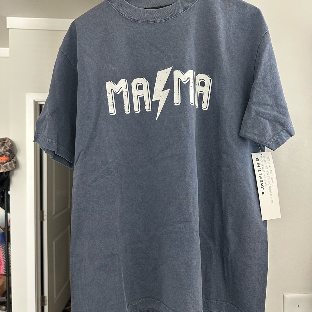 Trendy Boutique Blue Graphic Tee